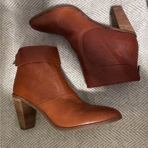 NWOT Lucky Brand Nycott ankle boots